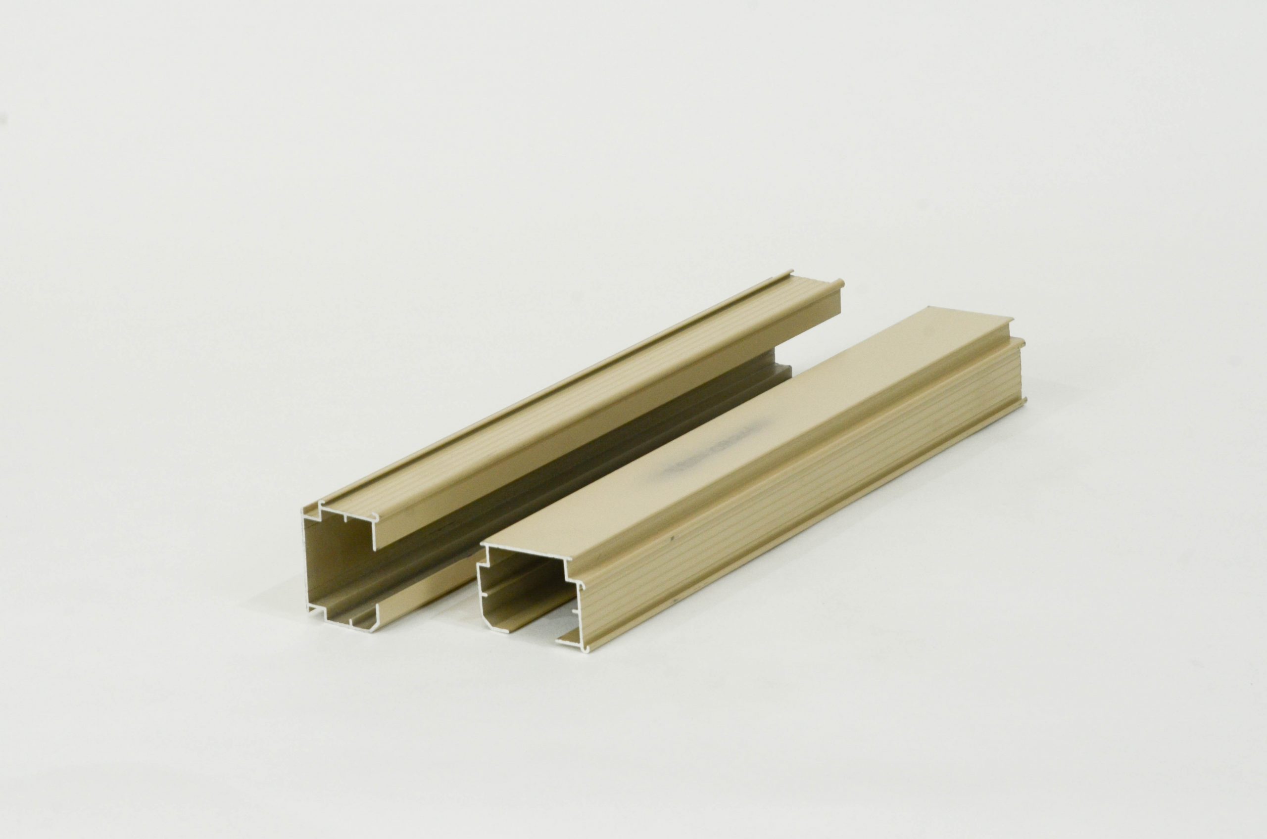 VERTICAL TRACK & TILT ROD X 5.8MTR V40 TRACK Kool Pelmet